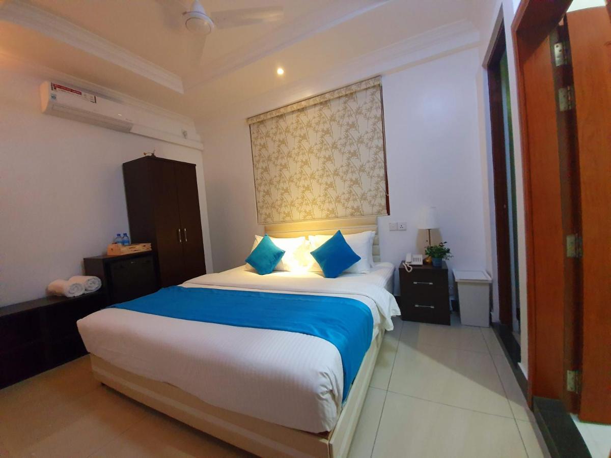Huvan Beach Hotel At Хулхумале Экстерьер фото
