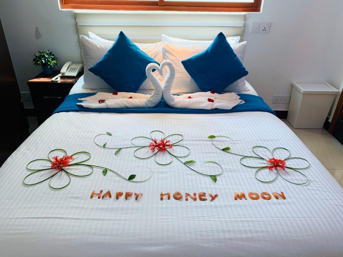 Huvan Beach Hotel At Хулхумале Экстерьер фото